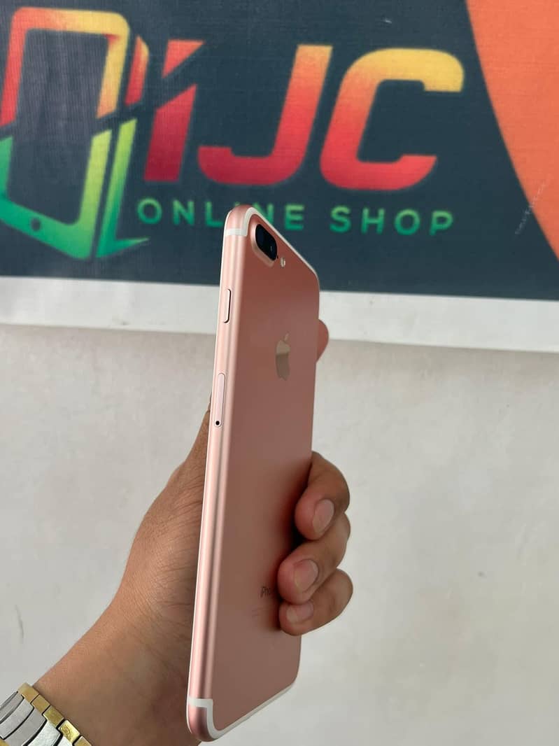 Apple iPhone 7 Plus 3