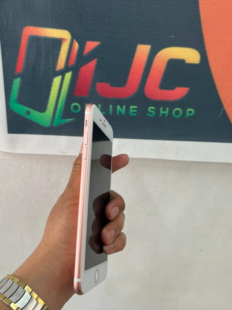 Apple iPhone 7 Plus 5