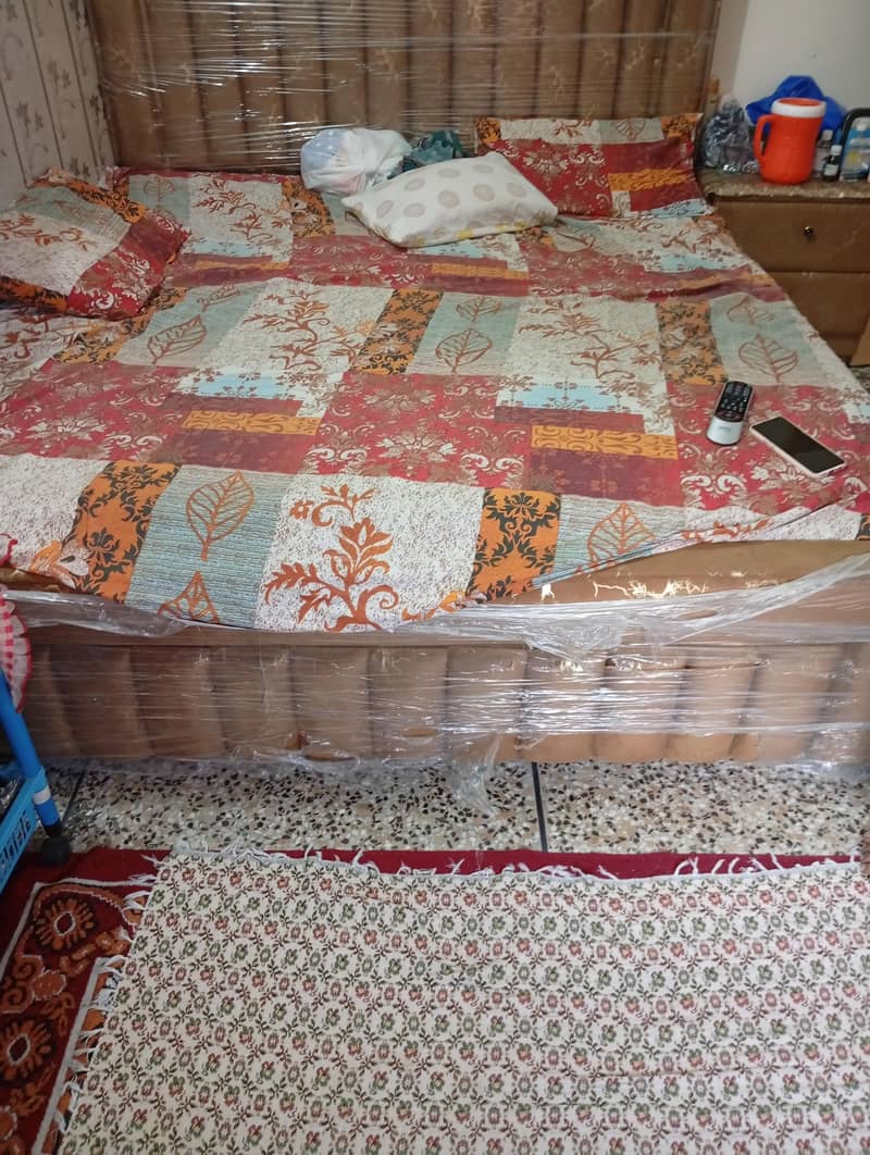 bed sath eik side table 0
