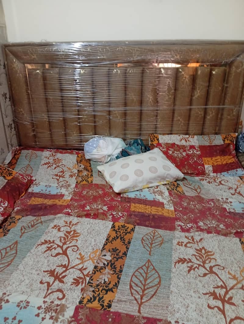 bed sath eik side table 1