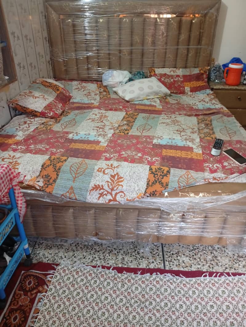 bed sath eik side table 2