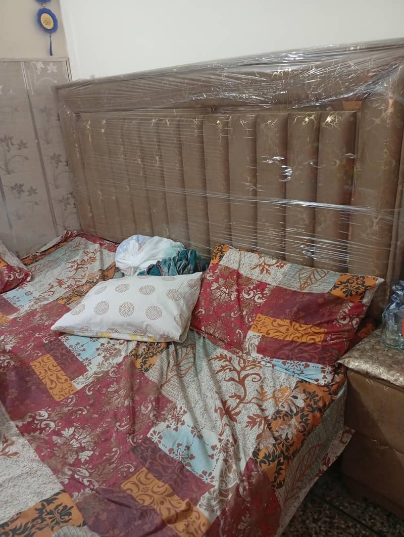 bed sath eik side table 3