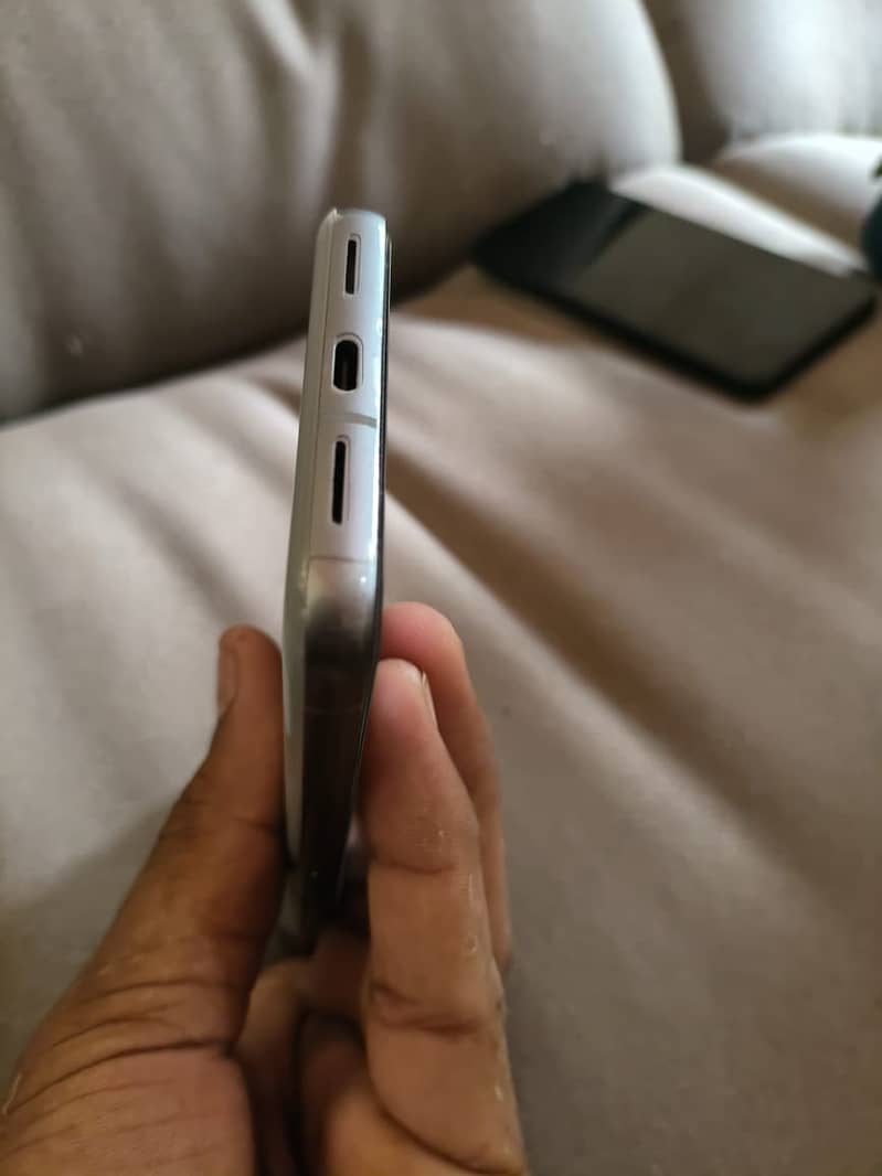 Google Pixel 8 2