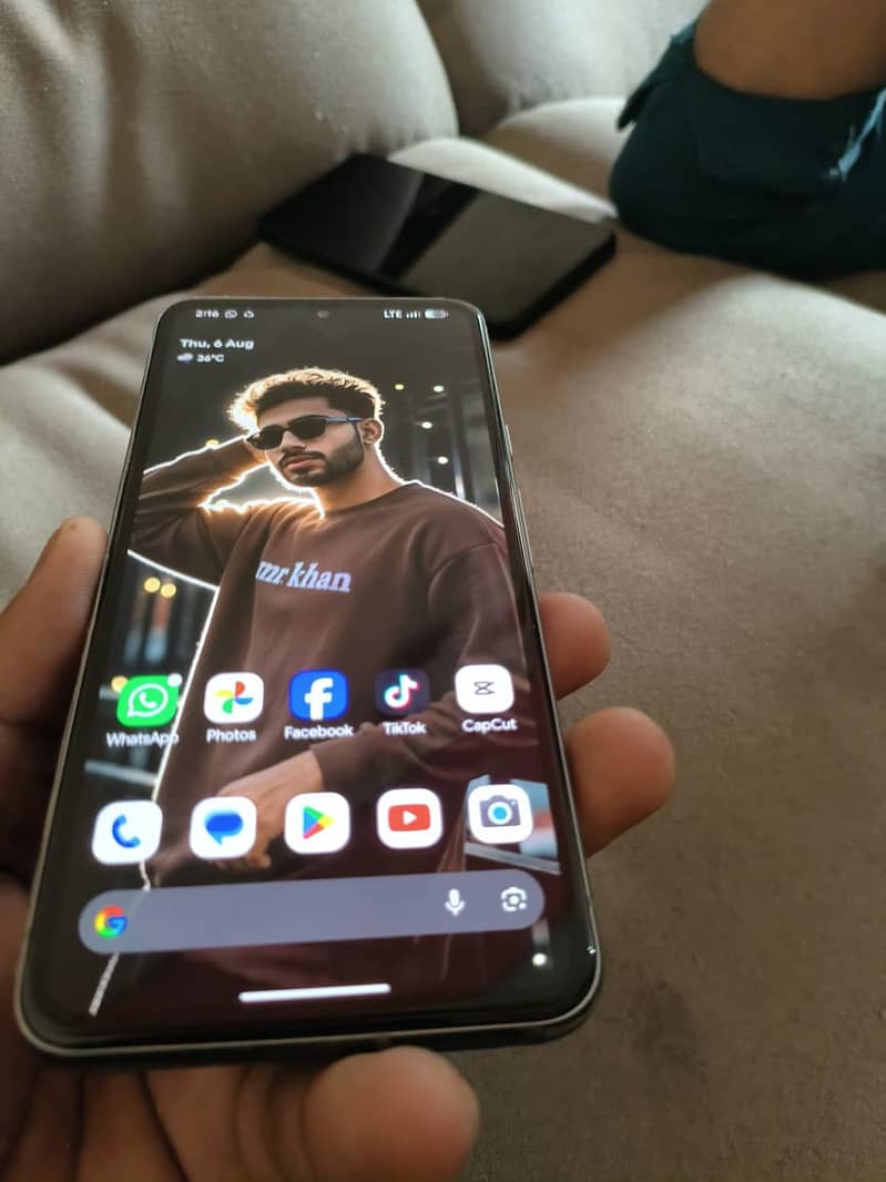 Google Pixel 8 4