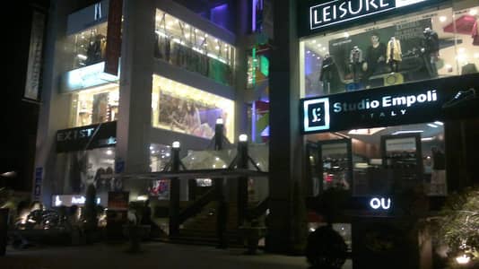 Premium Commercial Shop For Sale Along With Handsome Rental Value - MM Alam Road Near Hussain Chowk