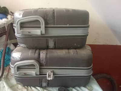 atychi mens suitcase with keys