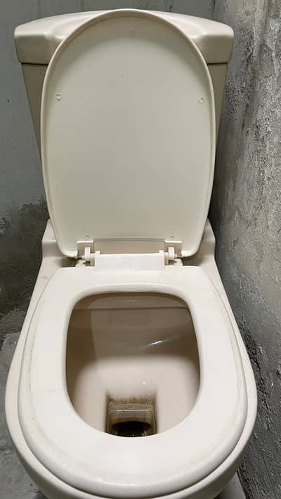 Commode in very excellent condition.