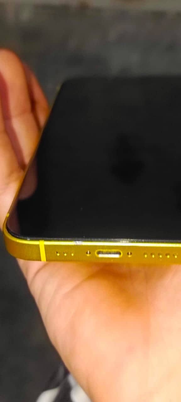 Apple iPhone 14 2
