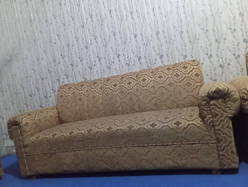 3 seater sofa 0