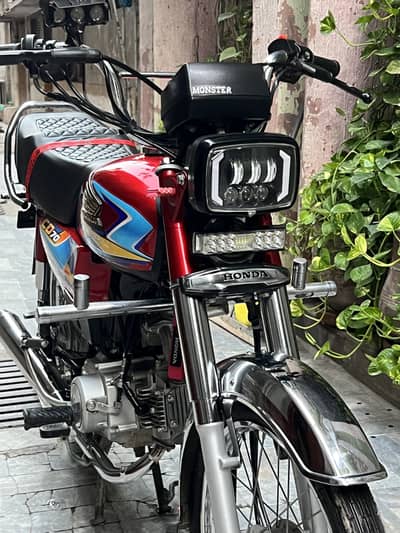 Honda CD 70 2025