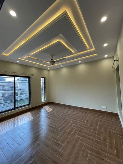 Luxury 8 Marla House for Sale in Beautiful Sector
