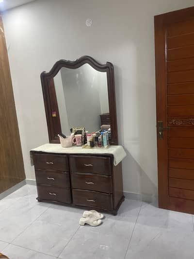 Dressing table for sale