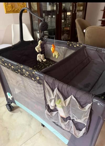 3 in 1 baby bassinet, cot and Play pan
