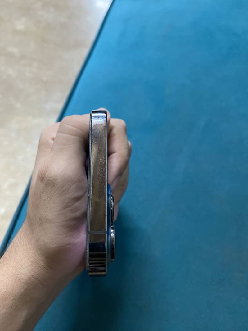 Apple iPhone 13 Pro Max 3