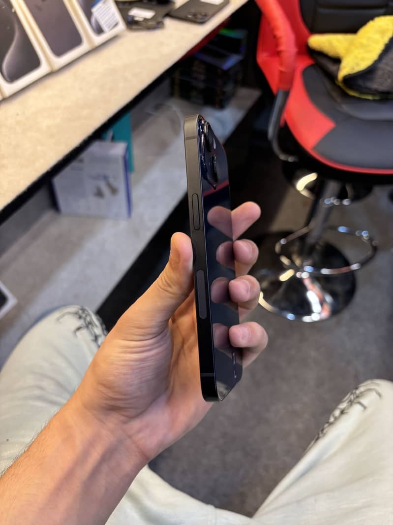 Apple iPhone 14 2