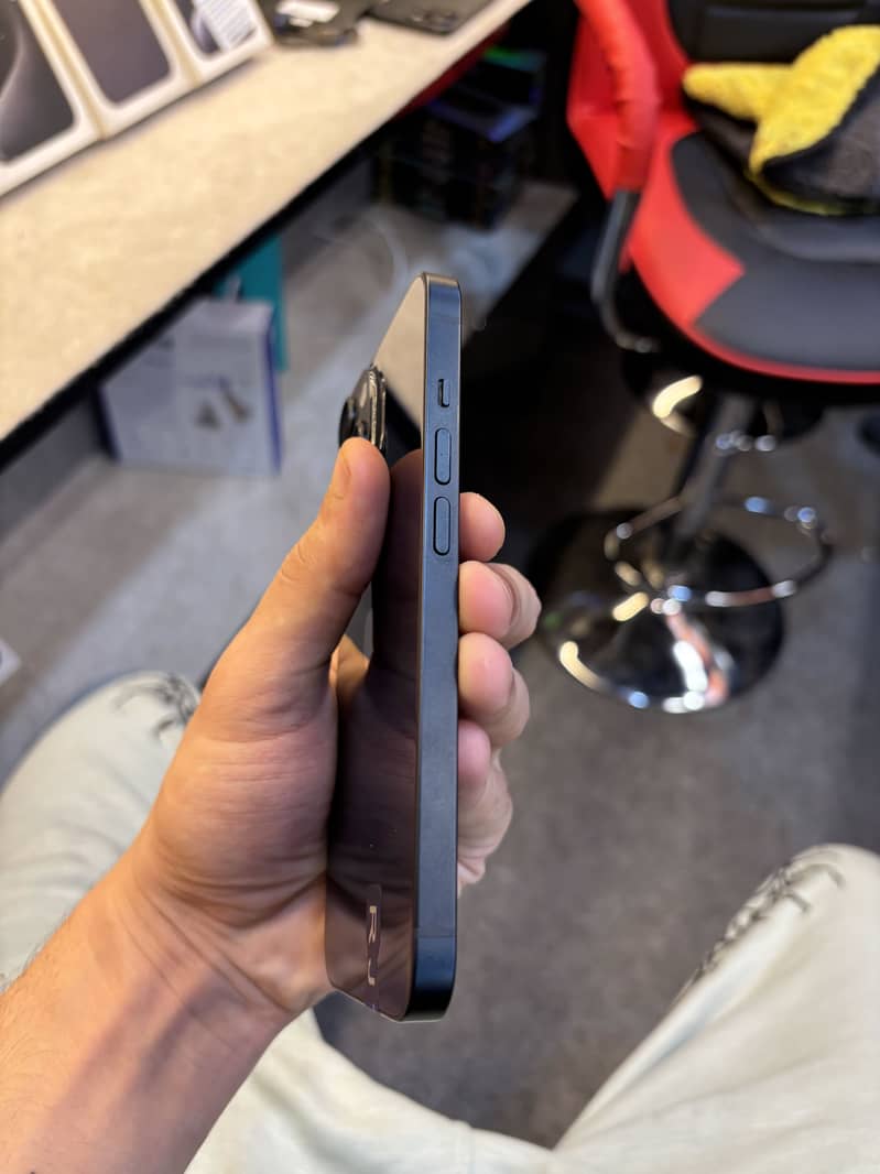 Apple iPhone 14 3