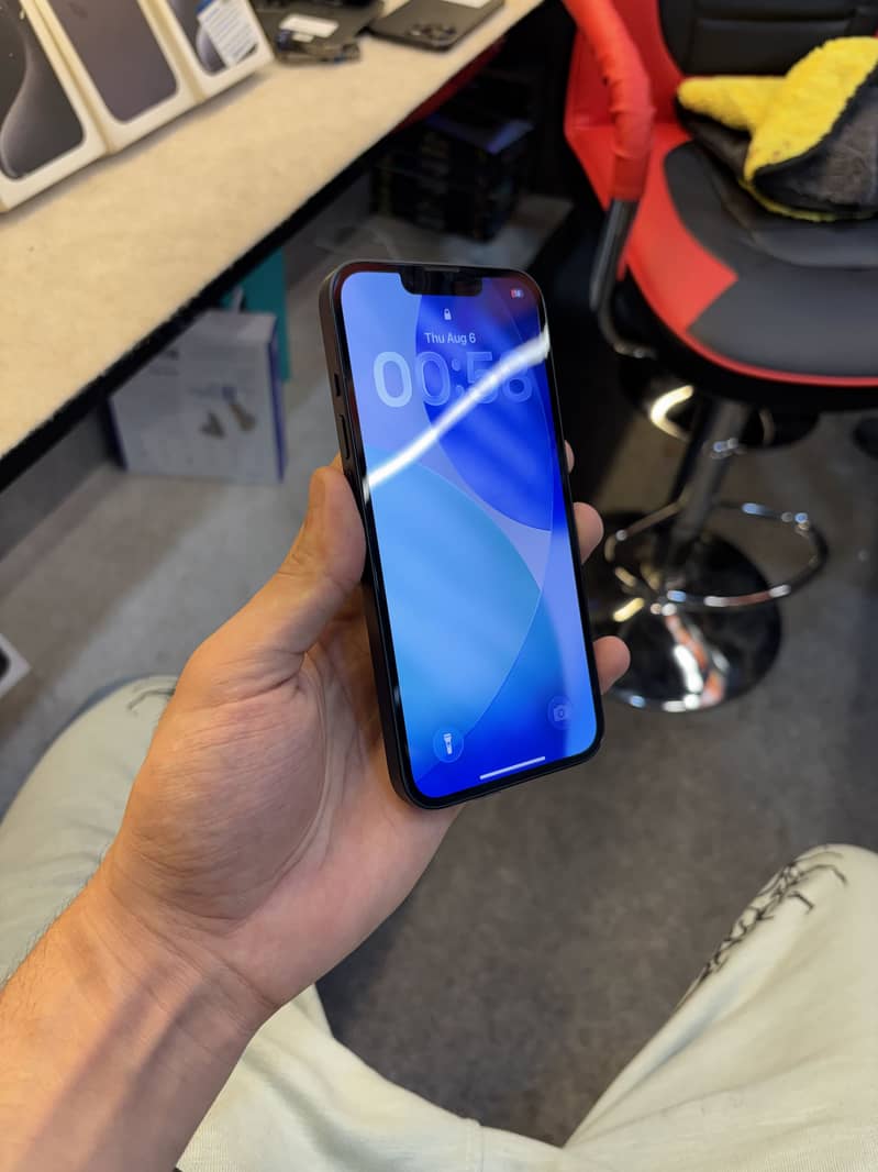 Apple iPhone 14 4