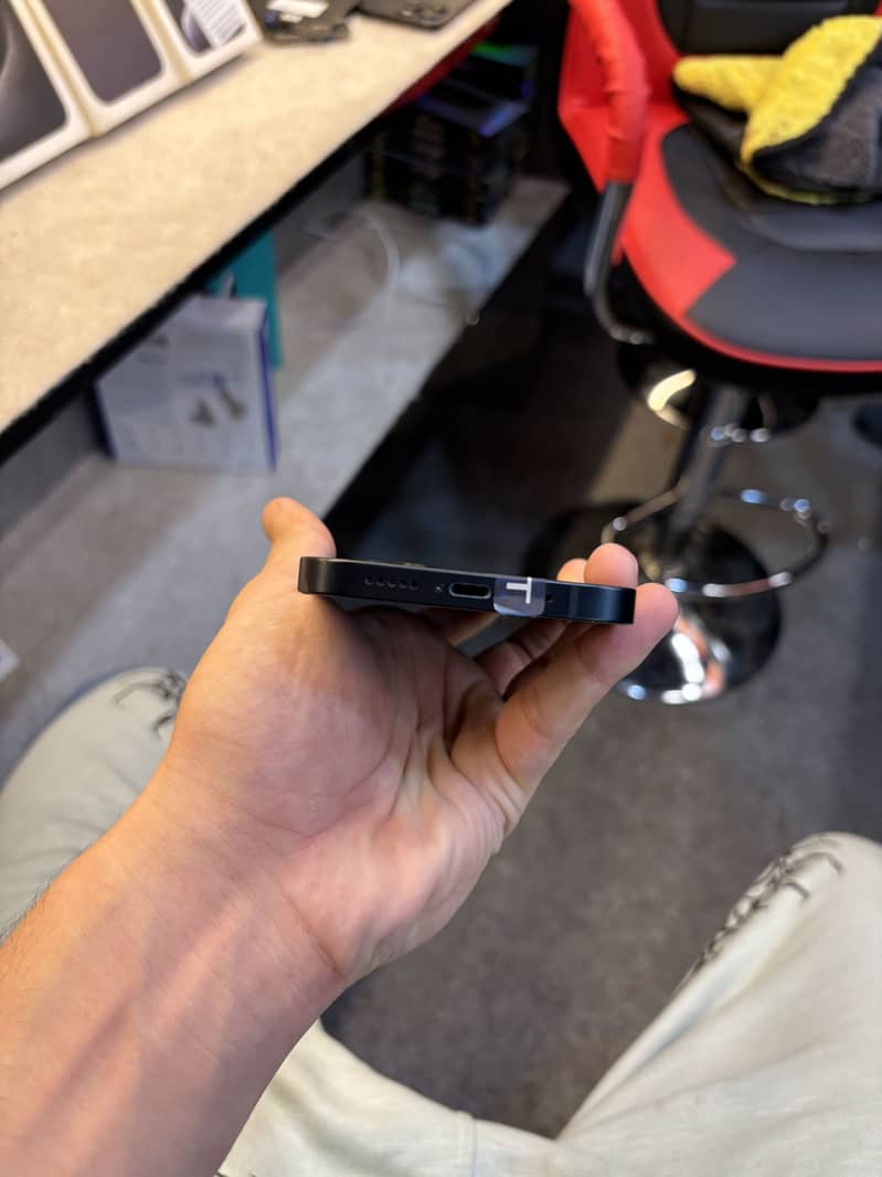 Apple iPhone 14 7