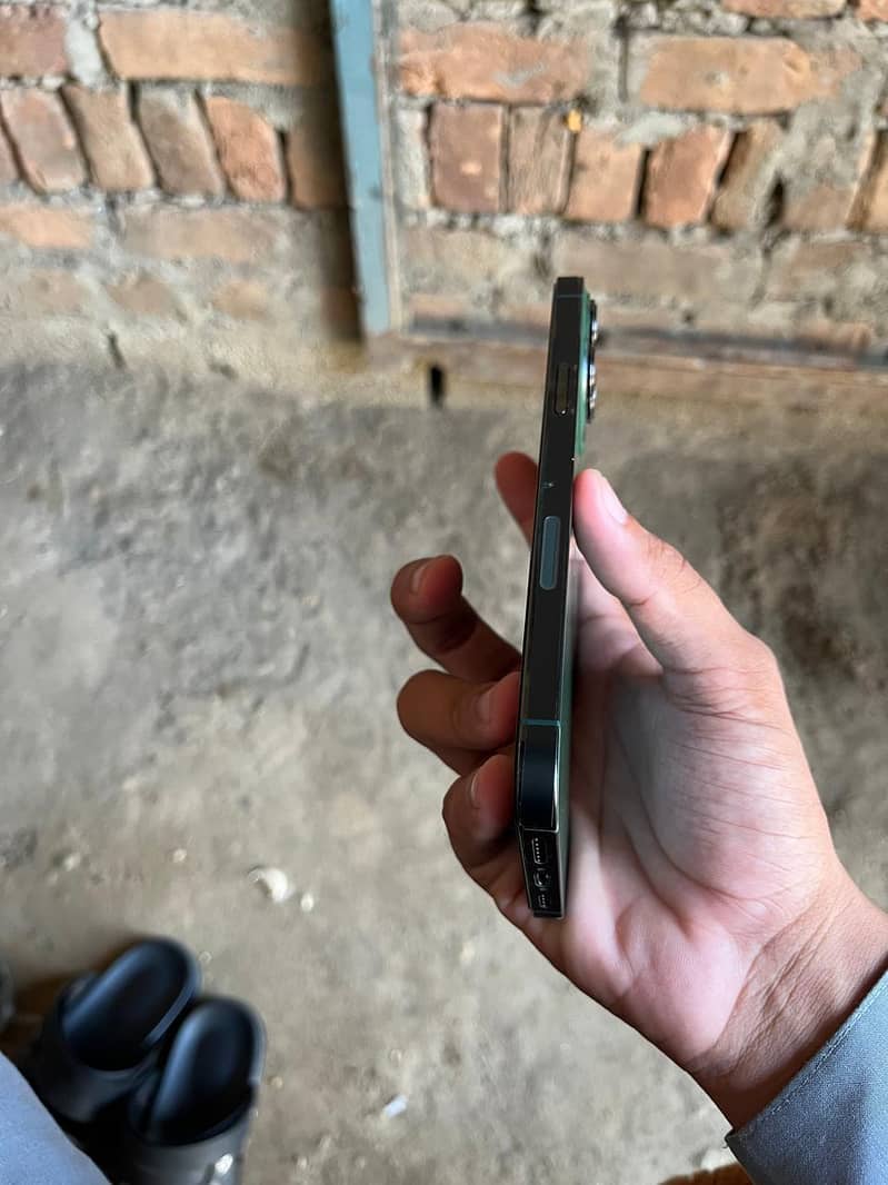 Apple iPhone 13 Pro Max 5