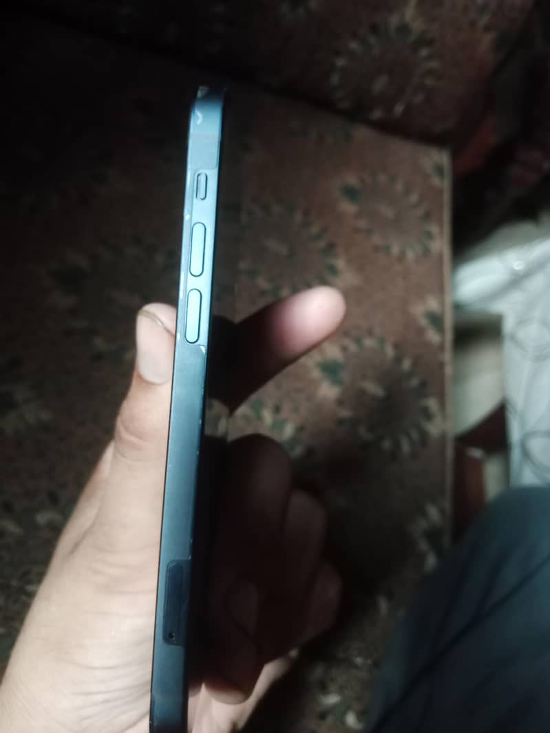 Apple iPhone 12 5