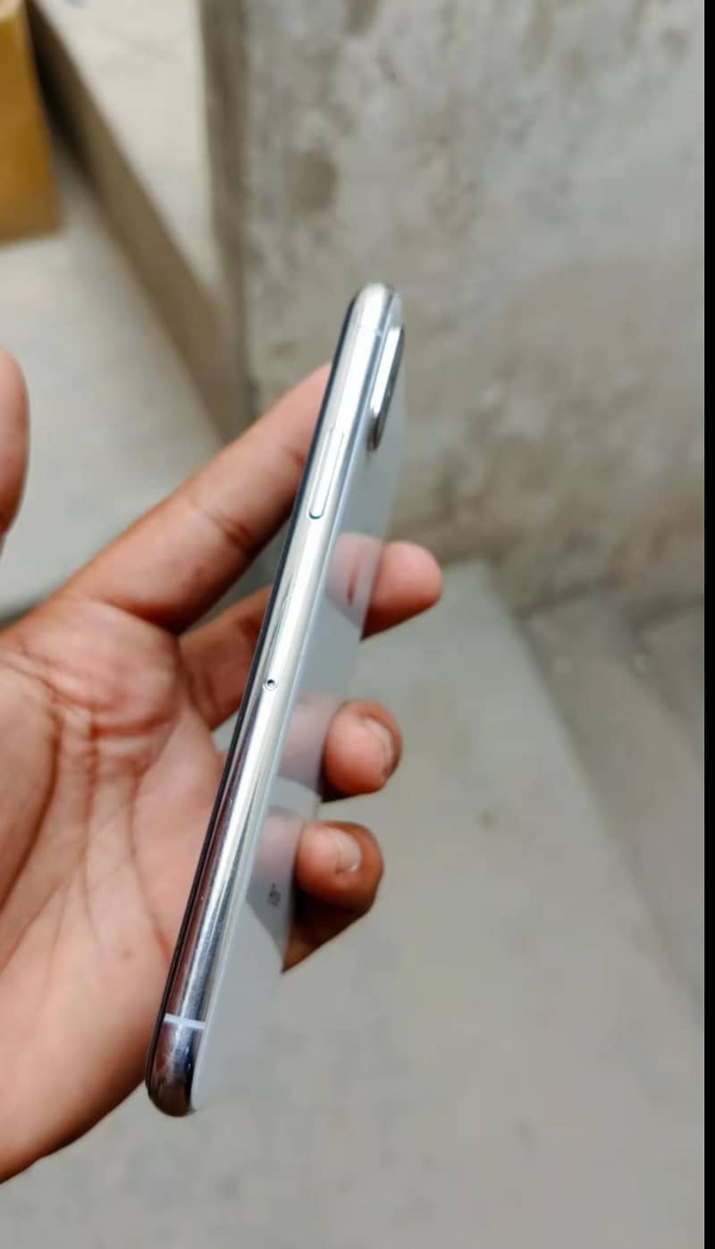 Apple iPhone X 2