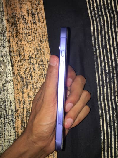 Apple iPhone 16
