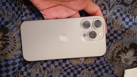 Apple iPhone 16 Pro