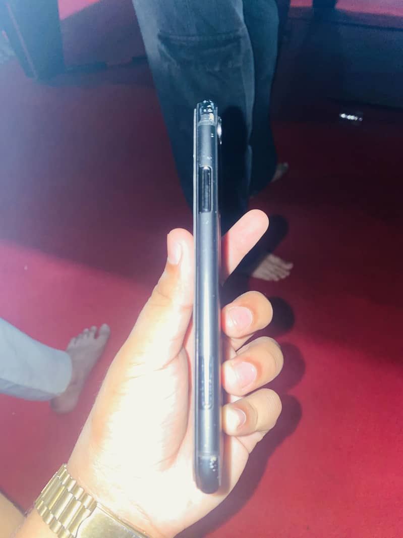 Apple iPhone XR 1
