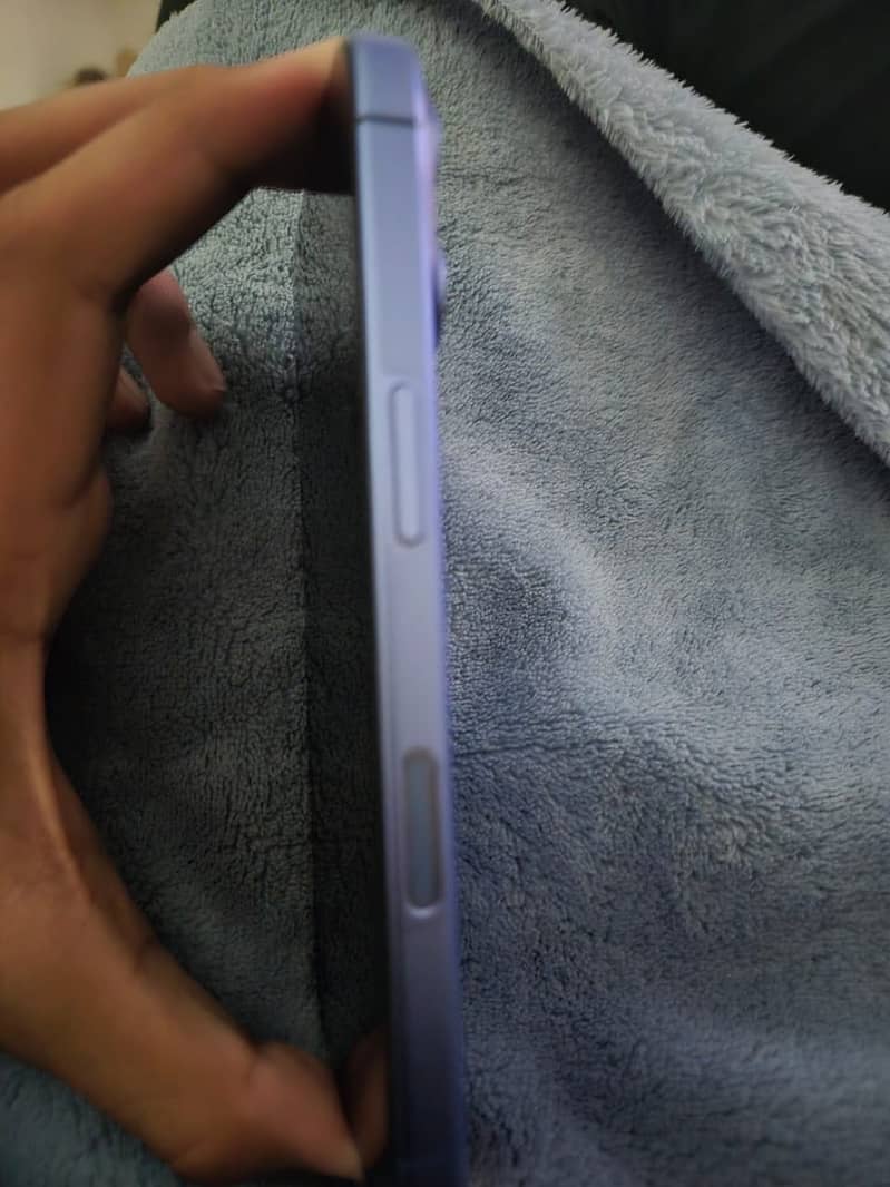 Apple iPhone 16 1