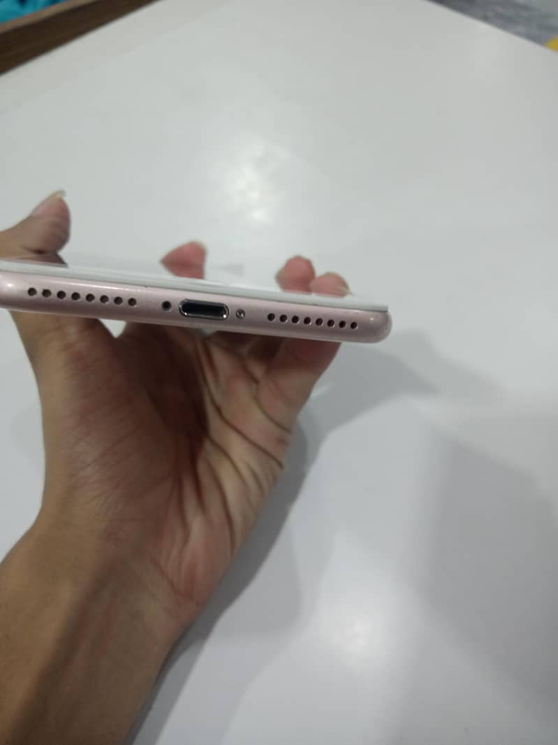 Apple iPhone 8 Plus 3