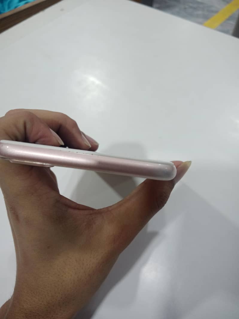 Apple iPhone 8 Plus 4
