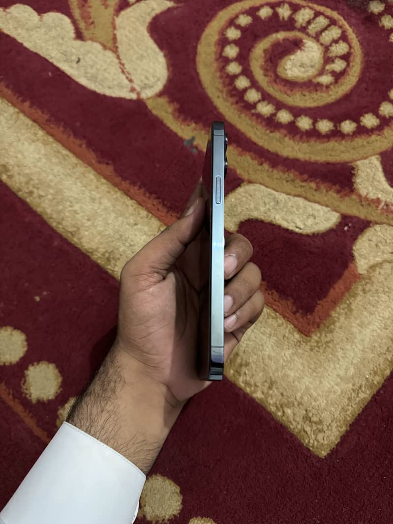 Apple iPhone 12 Pro Max 3