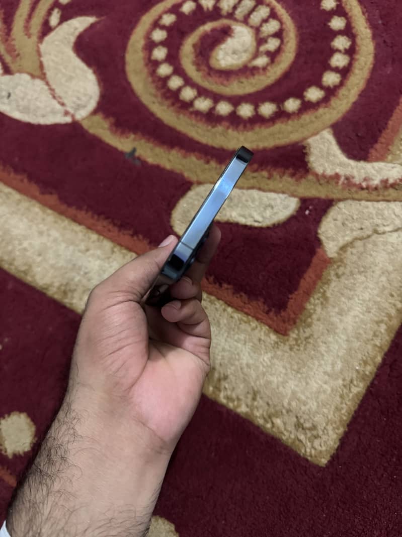 Apple iPhone 12 Pro Max 4