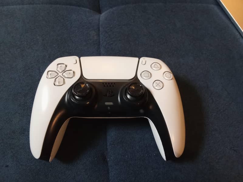 ps5 controller (white) 0