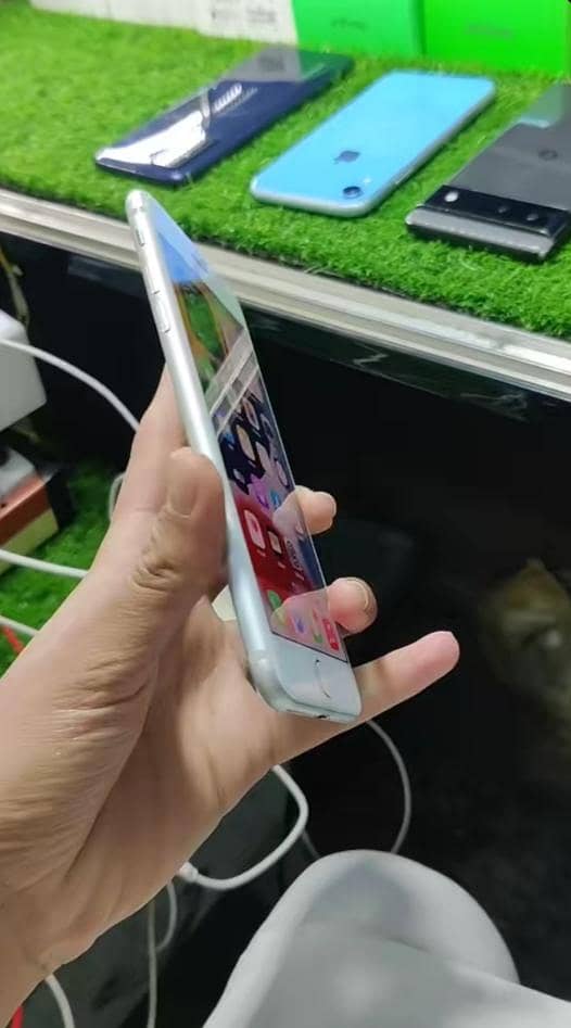 Apple iPhone 7 Plus 8