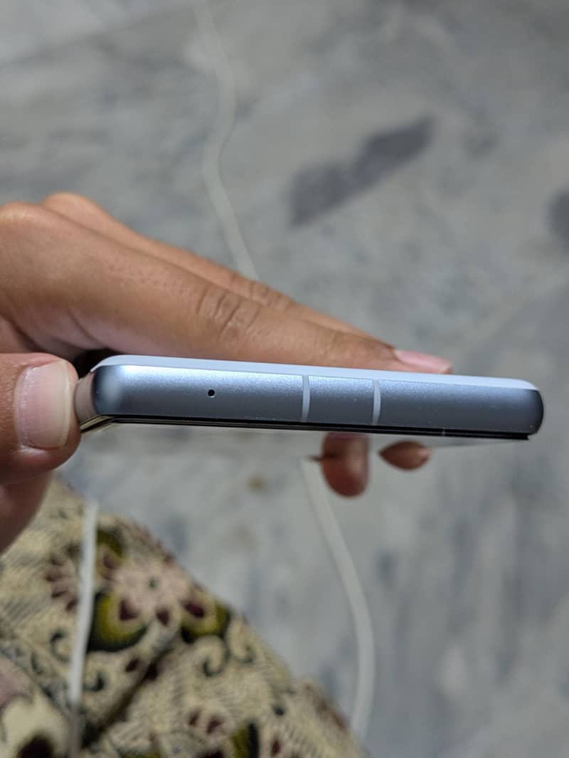 Google Pixel 7a 2