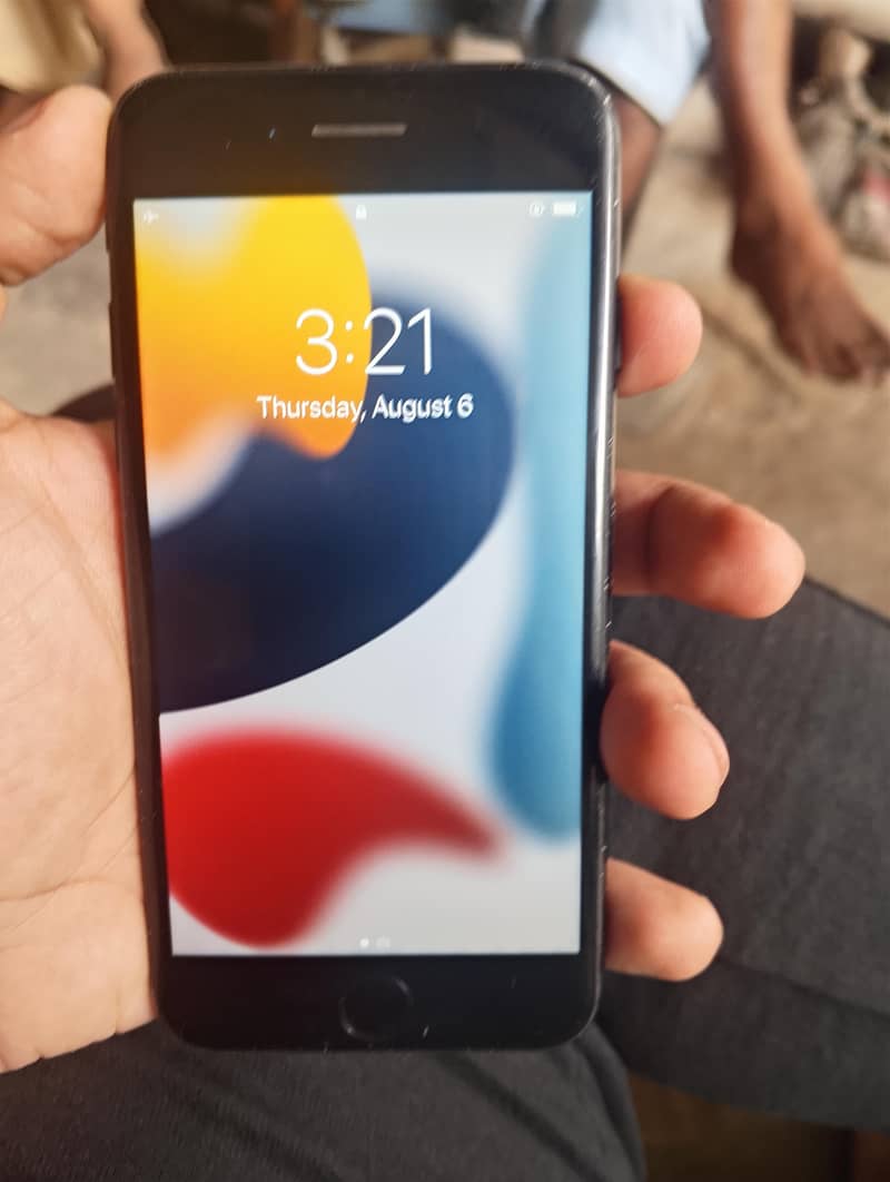Apple iPhone 7 0