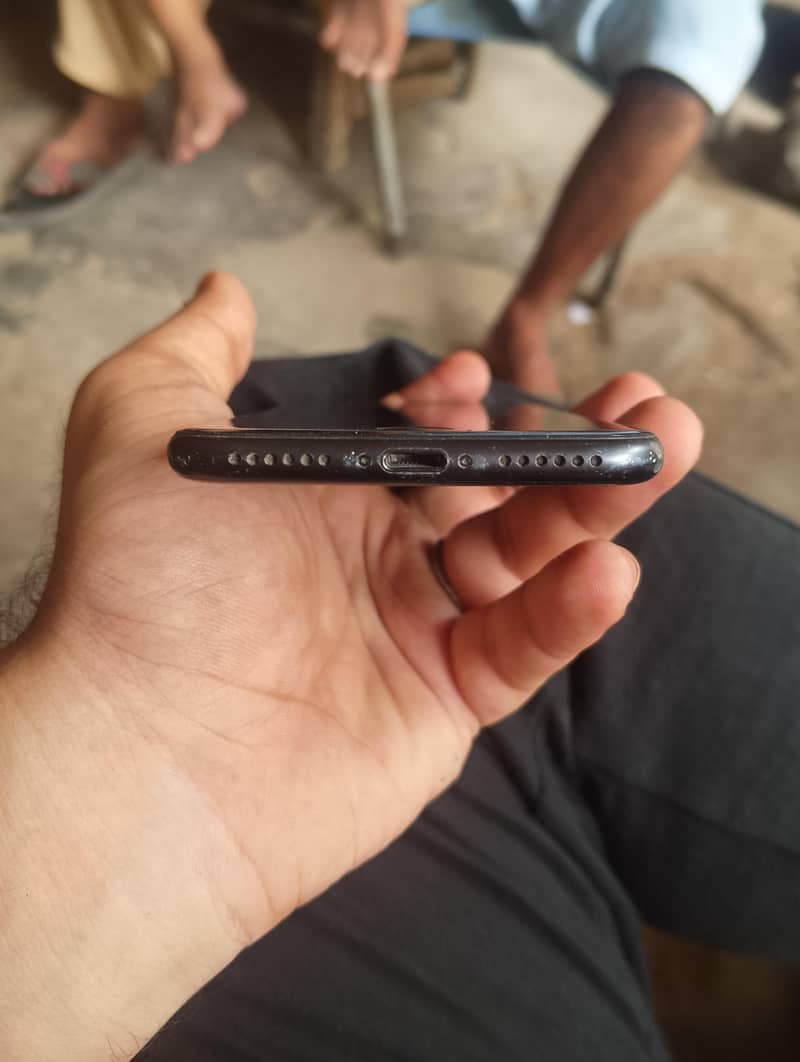 Apple iPhone 7 1
