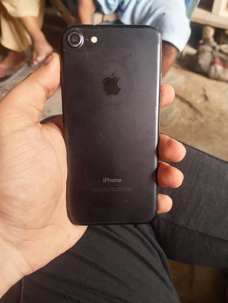 Apple iPhone 7 2