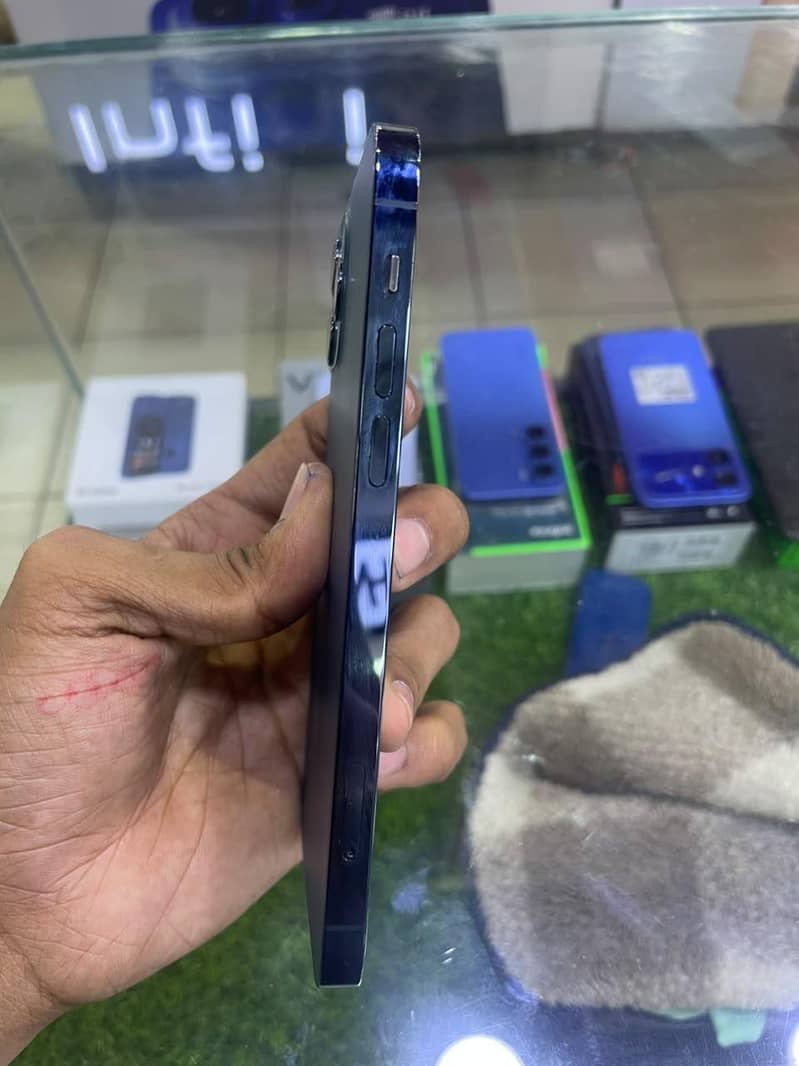 Apple iPhone 12 pro 5