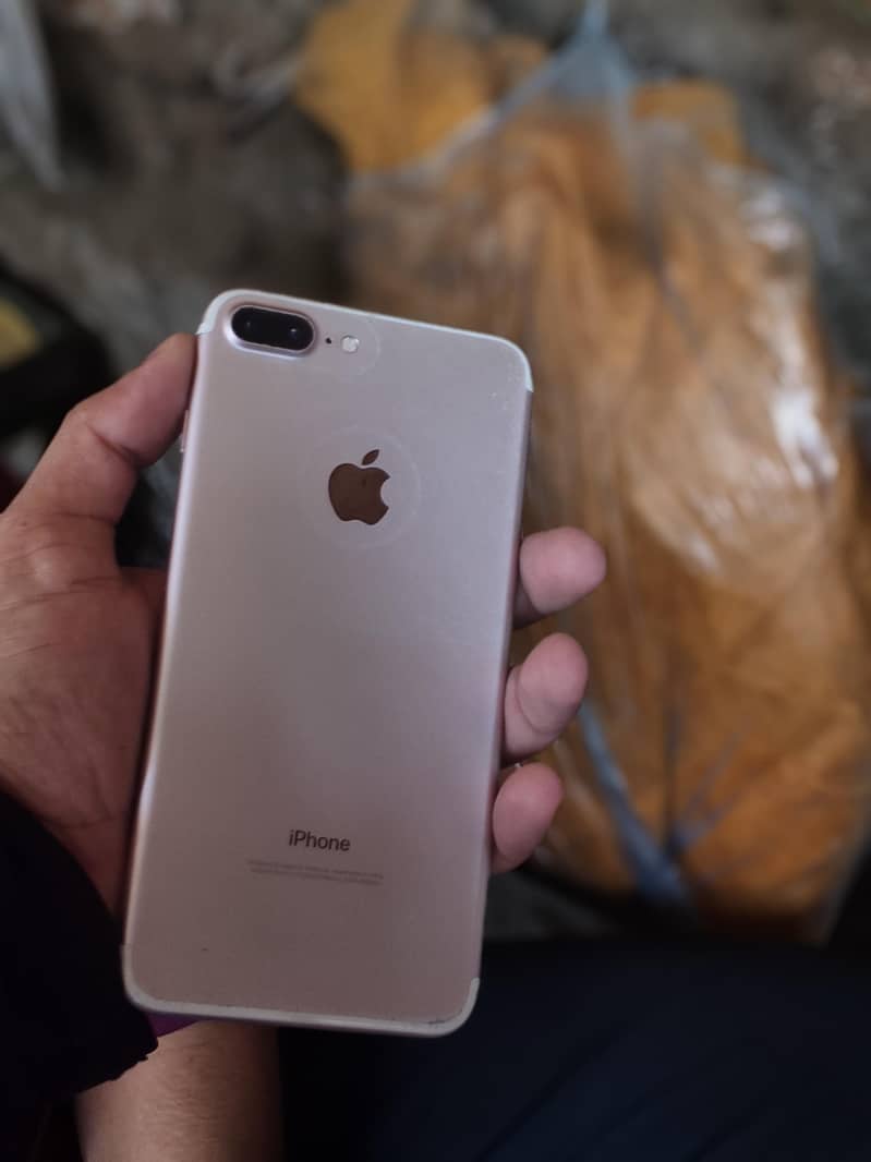 Apple iPhone 7 Plus 1