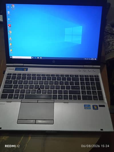 hp 8560 laptop 8 GB Ram and 128 GB SSD.