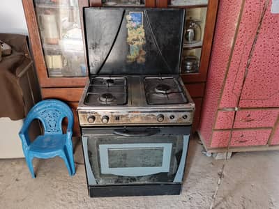 Gas Oven with Three Stoves