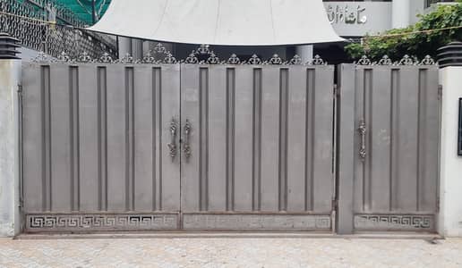 Heavy Duty Iron Main Gate - Solid MS Gate - Good Condition