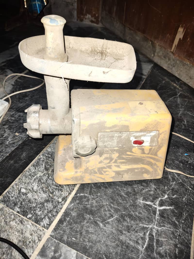 Meat grinder 1