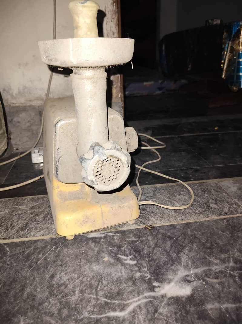 Meat grinder 2