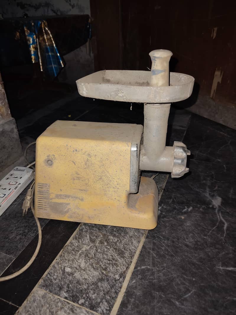 Meat grinder 3