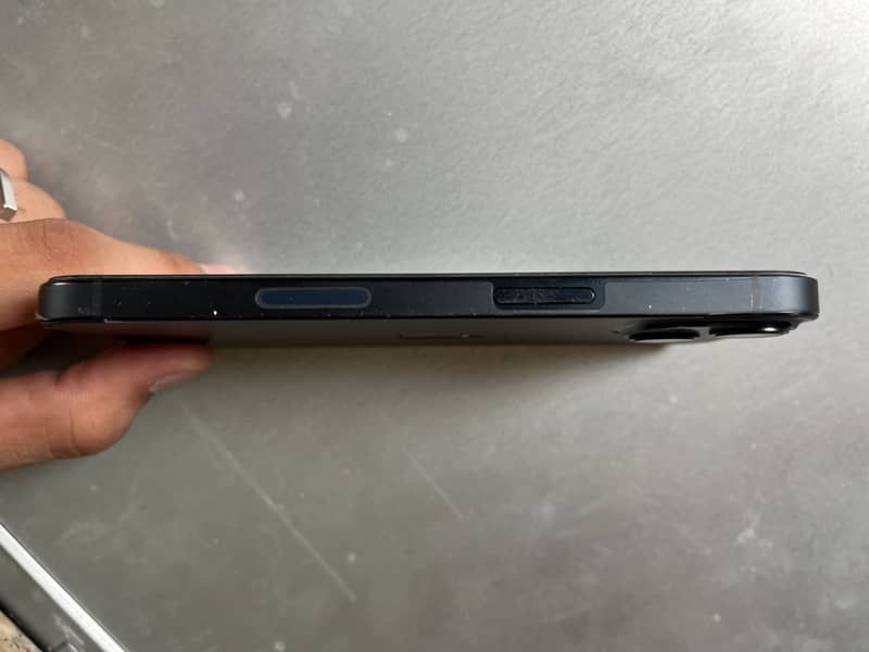 Apple iPhone 13 2