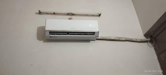 ecostar ac bilkul new condition  main R 32