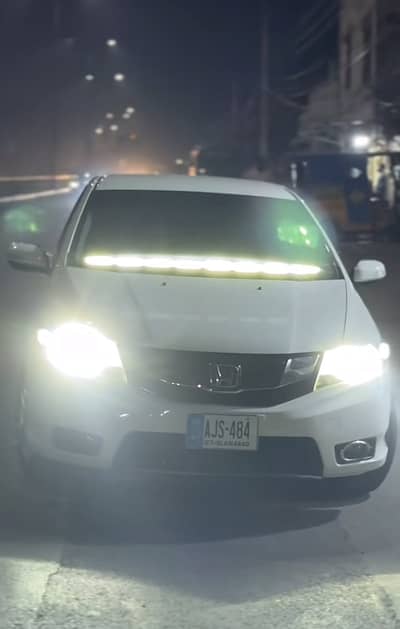 White 8 bar ligth
